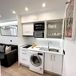 Apartment In The Heart Of Madrid-Piso En Malasaña