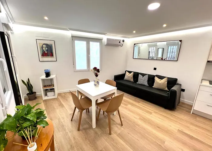 Apartment In The Heart Of Madrid-Piso En Malasaña